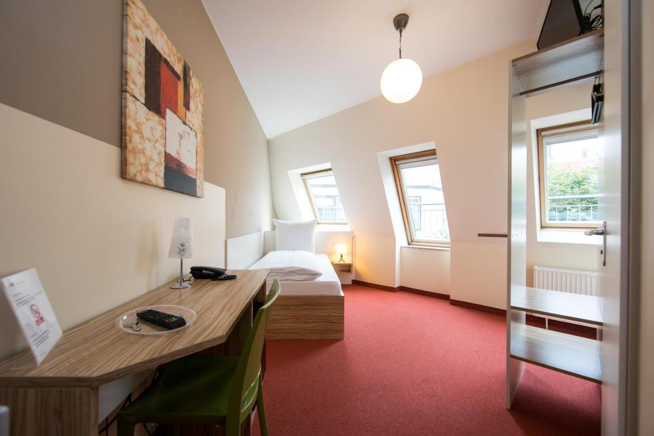 Nu Wave Hotel Berlin - Digital Check-In 2025 Luaran gambar