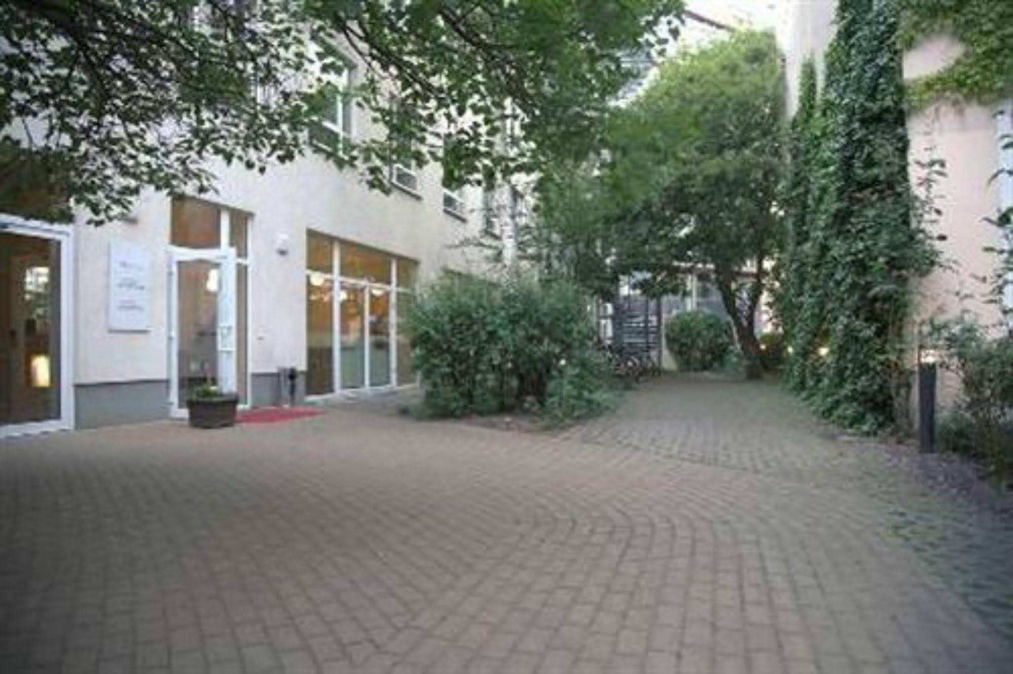 Nu Wave Hotel Berlin - Digital Check-In 2025 Luaran gambar