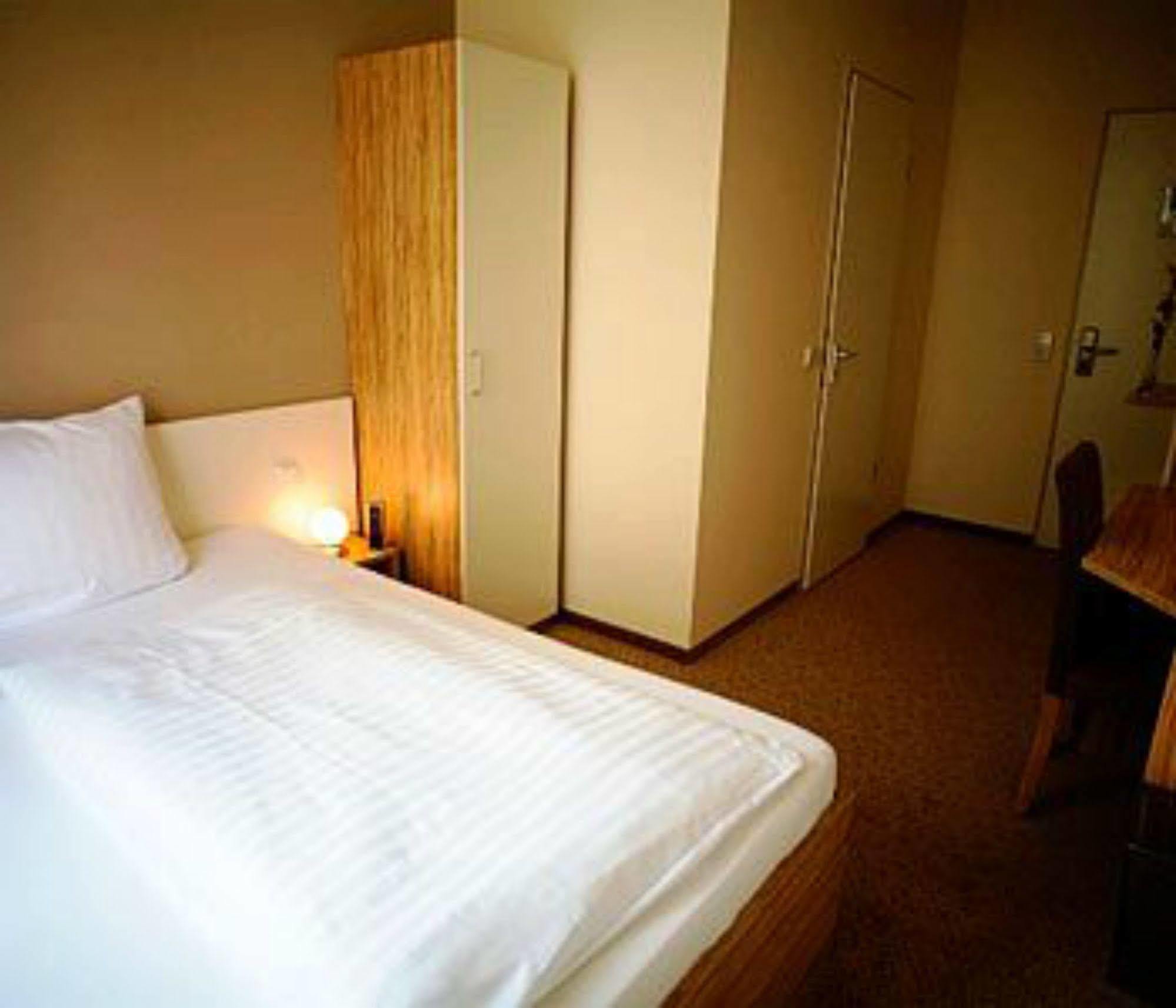 Nu Wave Hotel Berlin - Digital Check-In 2025 Luaran gambar